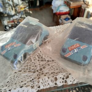Игрушка автомобиль.